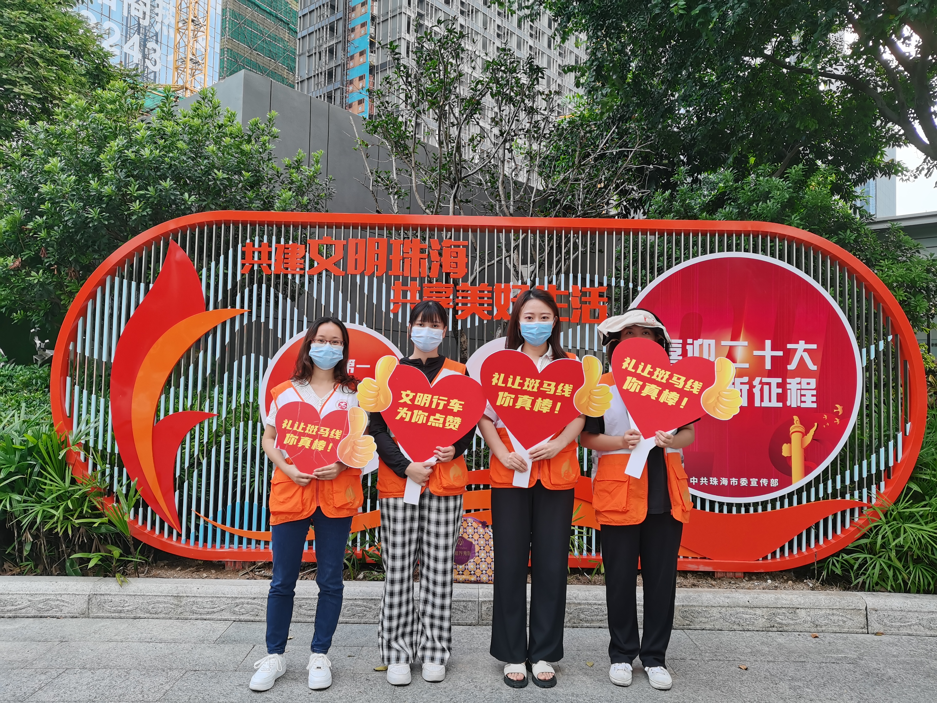 為老小區(qū)“穿新衣”“戴新帽”，他們是認(rèn)真的！